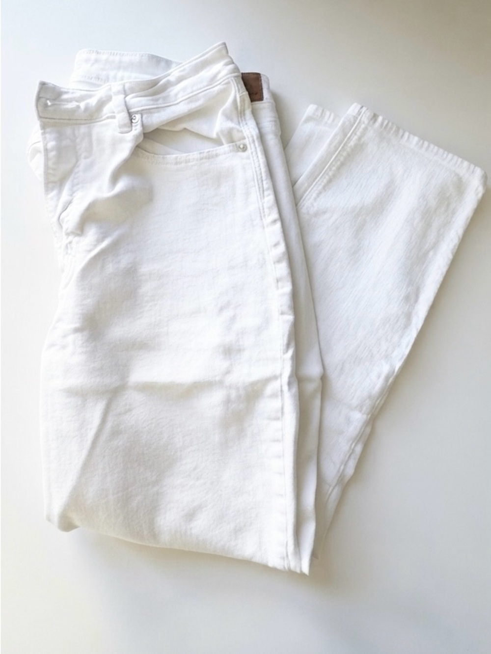 NWT American Eagle Stretch White Mom Jeans - Size 14